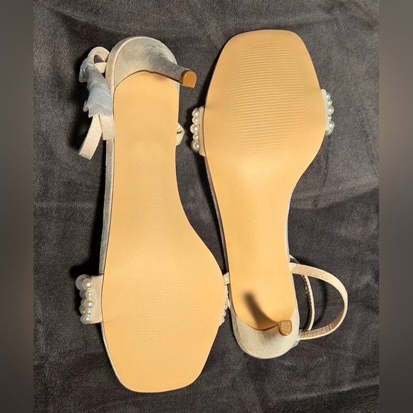 Coutgo Elegant Pearl-Embellished Nude Heels #654 - Picture 4 of 13